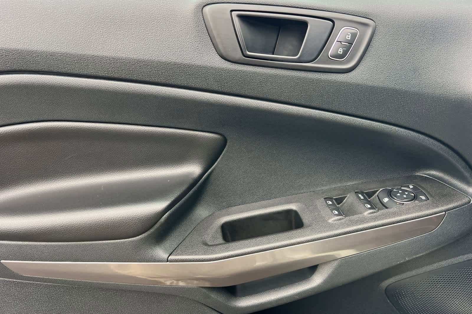 Used 2021 Ford EcoSport SES image 12