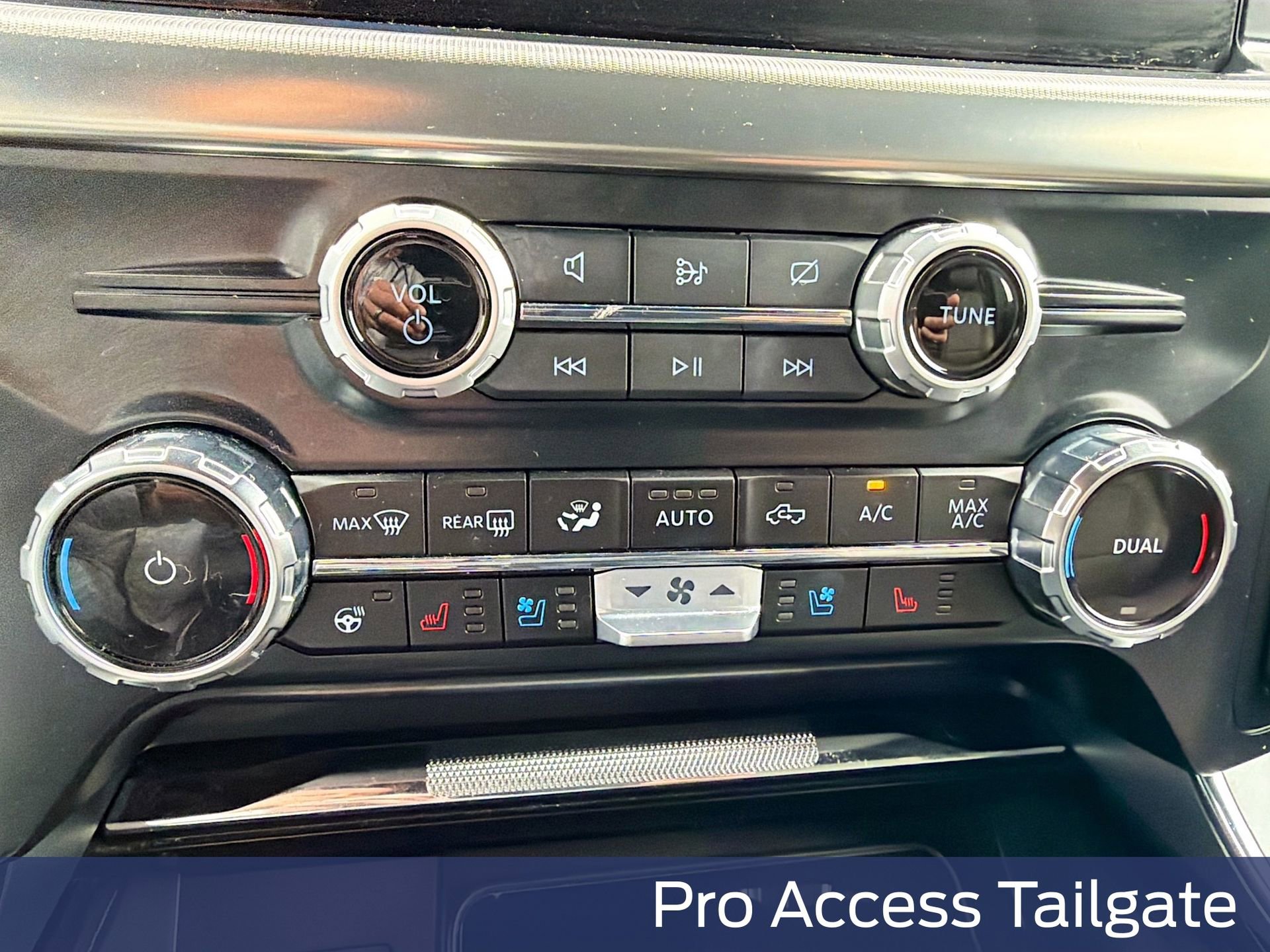 Used 2024 Ford F150 Lariat w/ Equipment Group 502A High image 26