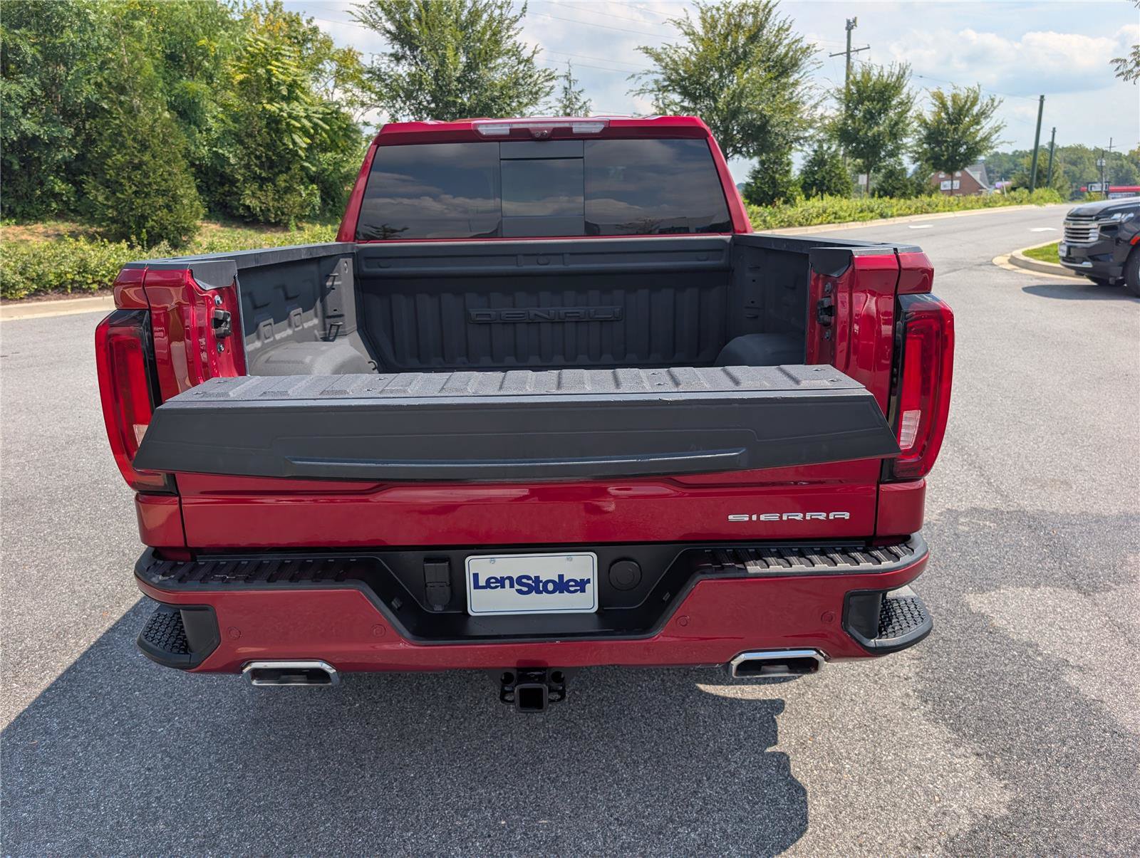 Used 2024 GMC Sierra 1500 Denali w/ Technology Package AWD/4WD image 13
