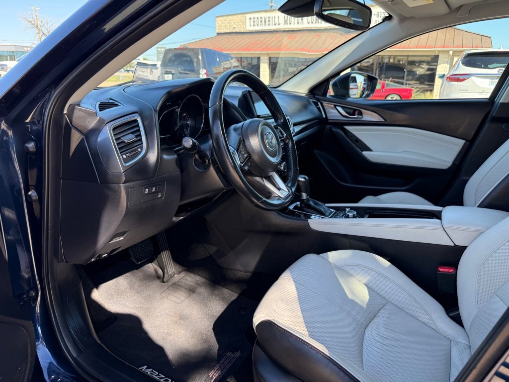 Used 2018 MAZDA MAZDA3 Grand Touring w/ Premium Equipment Package image 14