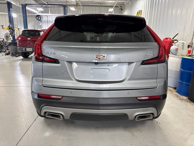 Used 2023 Cadillac XT4 Premium Luxury w/ Enhanced Visibility Package FWD image 11