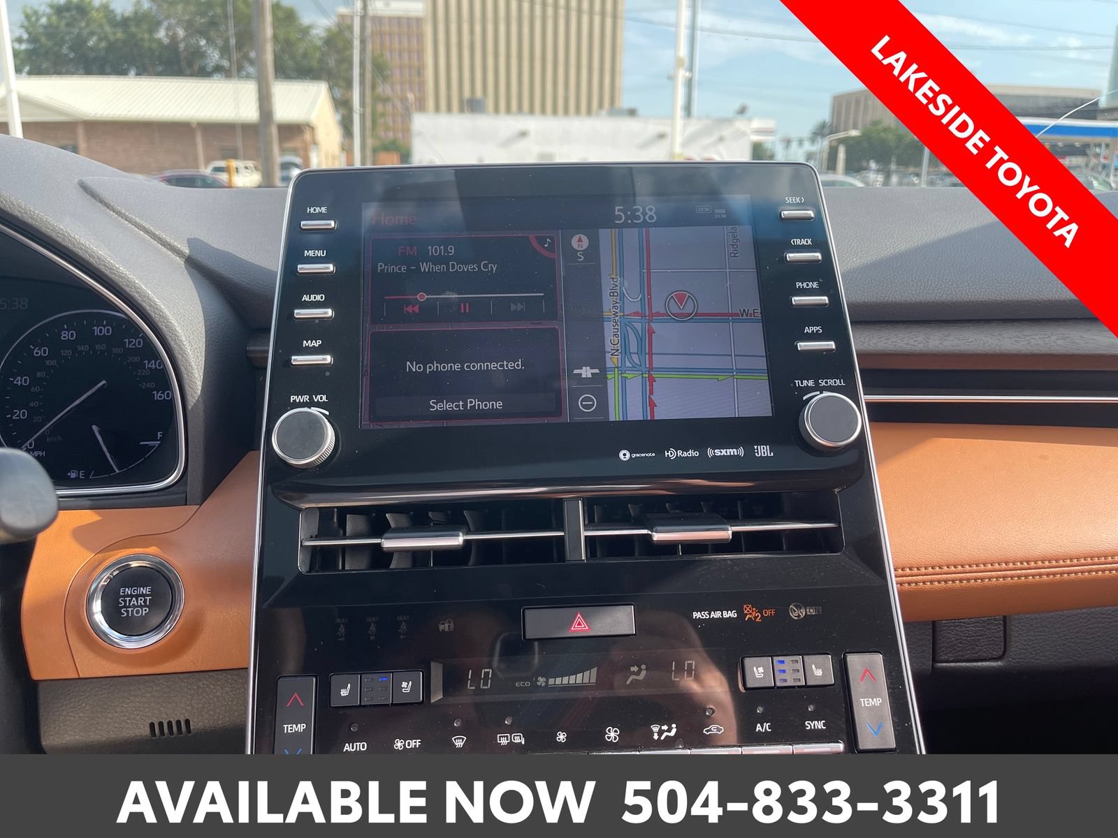 Used 2020 Toyota Avalon Limited FWD image 34