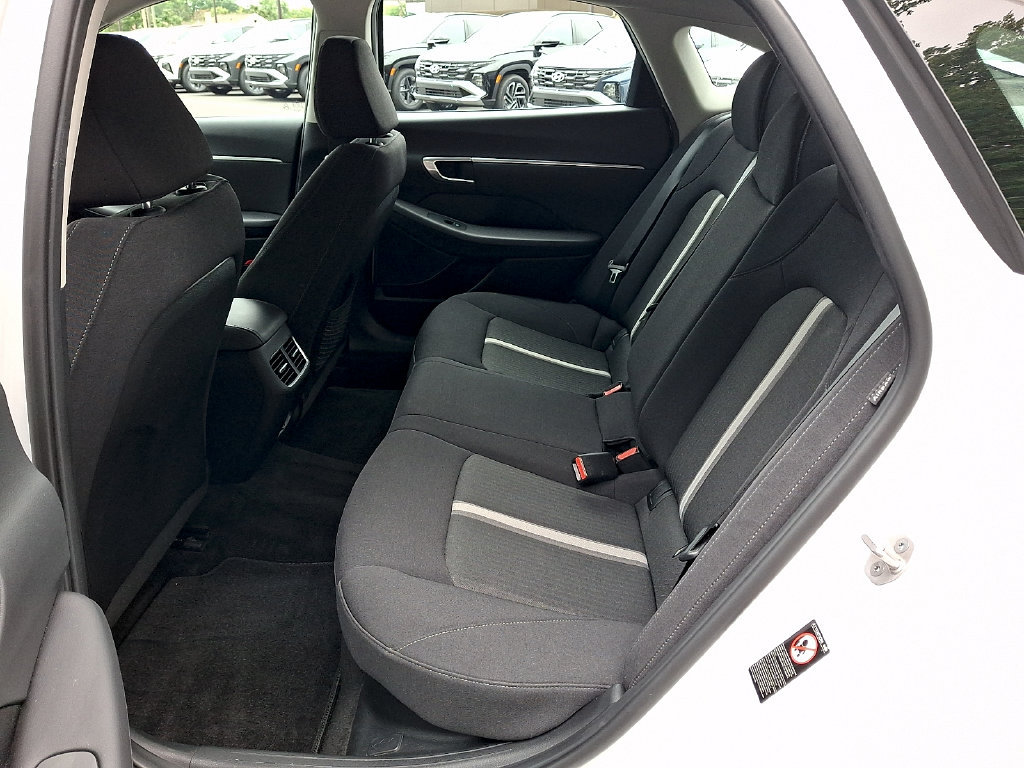 Used 2023 Hyundai Sonata SEL w/ Cargo Package FWD image 10