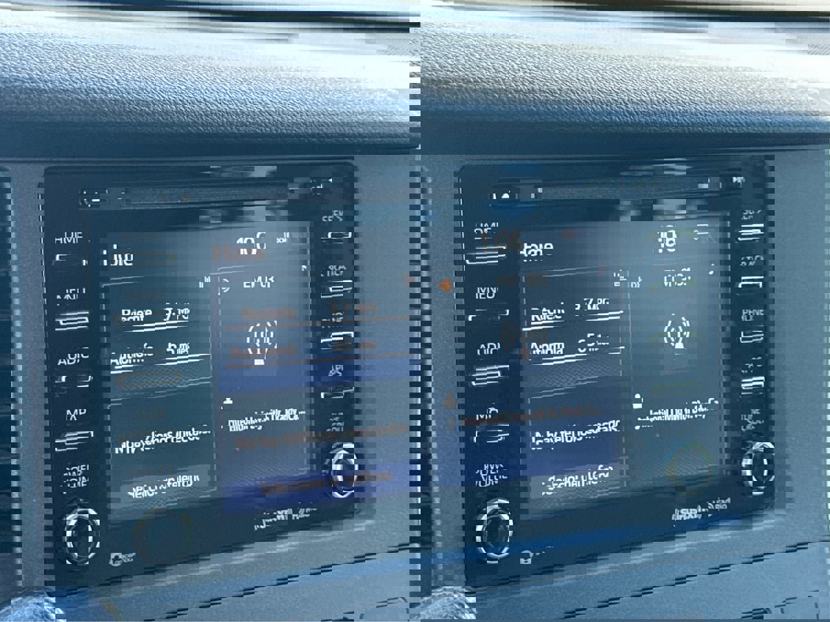 Used 2020 Toyota Sienna LE image 34