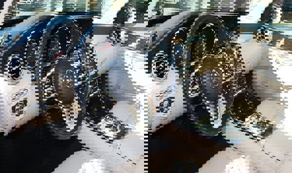 Used 2020 Mercedes-Benz C 300 Sedan w/ Premium Package image 40