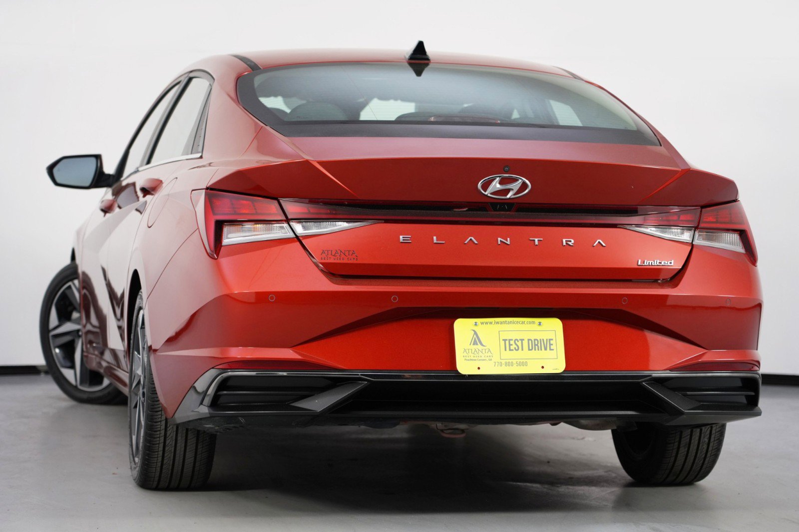 Used 2021 Hyundai Elantra Limited w/ Cargo Package image 5