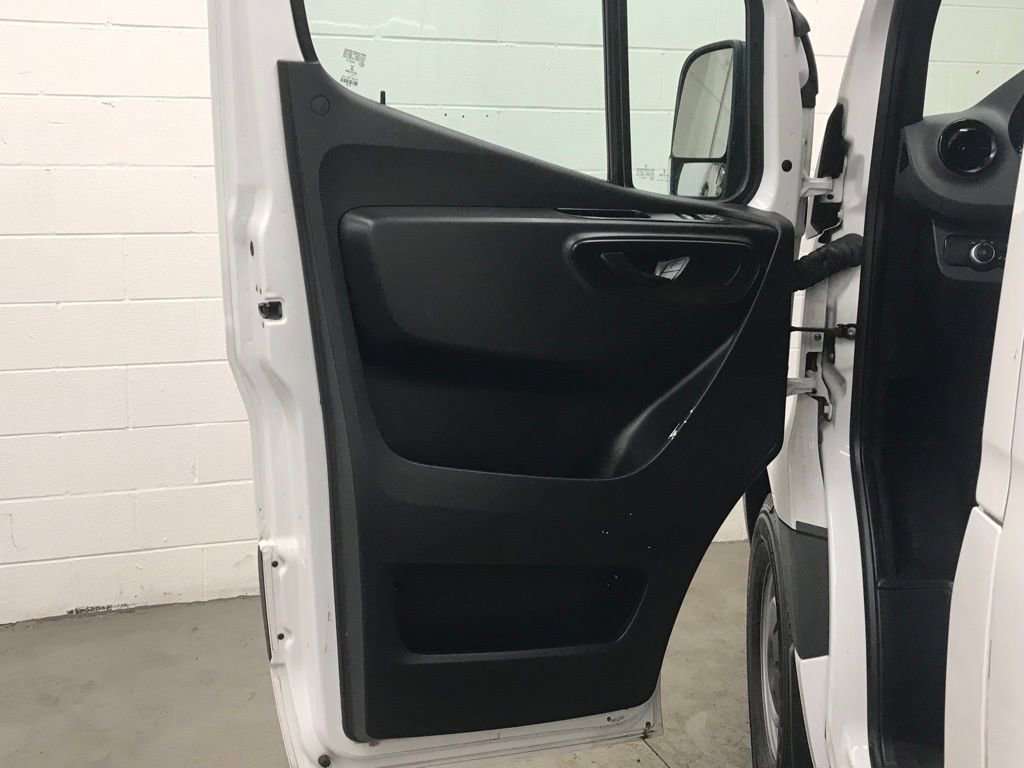 Used 2021 Mercedes-Benz Sprinter 144 Cargo image 9