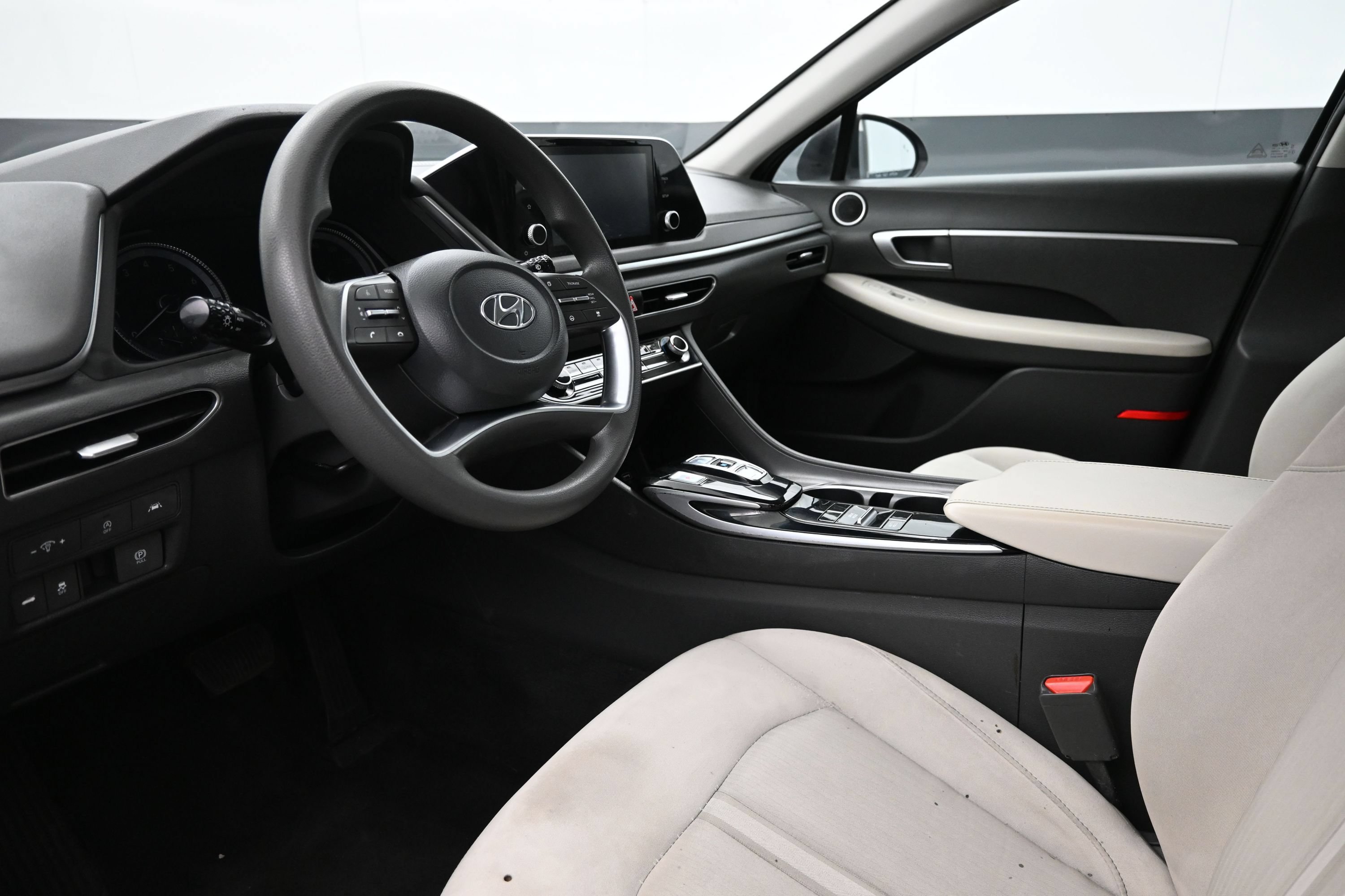 Certified 2023 Hyundai Sonata SE w/ Cargo Package FWD image 10