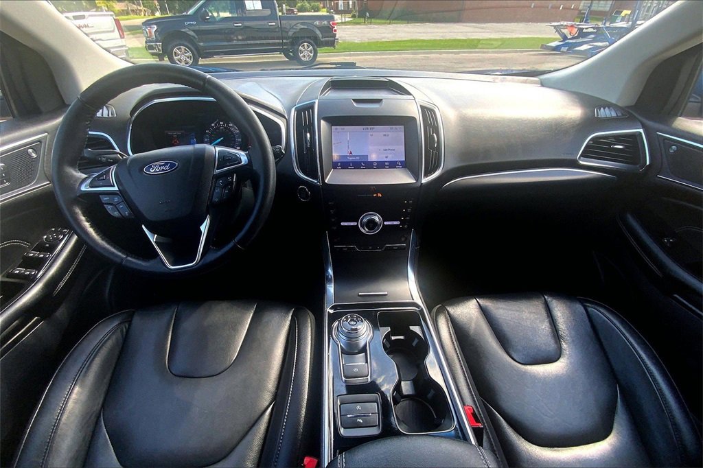 Used 2020 Ford Edge Titanium image 15