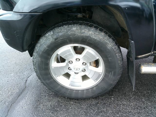 Used 2015 Toyota Tacoma TRD Sport w/ TRD Sport Package image 11