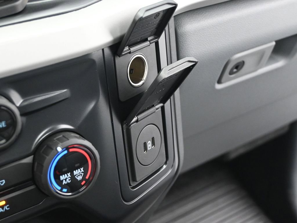 New 2025 Ford F550 2WD Regular Cab Super Duty image 18