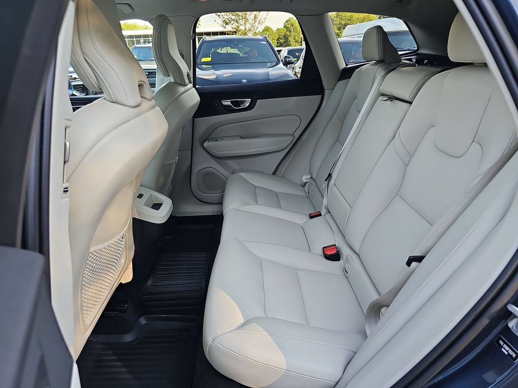 Used 2023 Volvo XC60 B5 Plus w/ Climate Package AWD/4WD image 26
