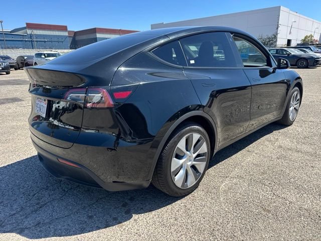 Used 2023 Tesla Model Y Long Range AWD/4WD image 5