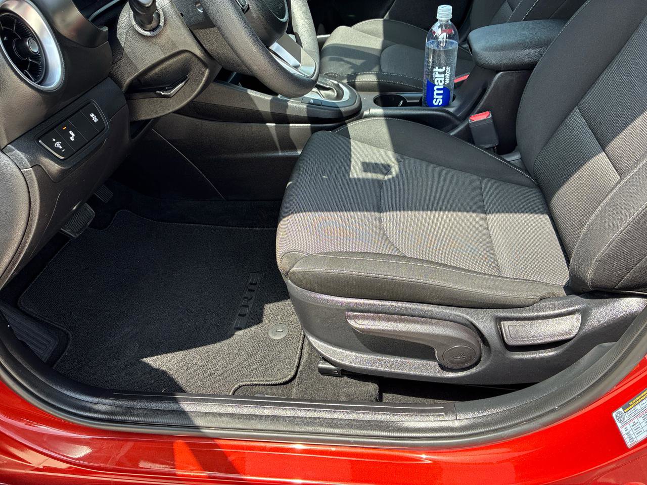 Used 2022 Kia Forte LXS w/ LXS Technology Package FWD image 20
