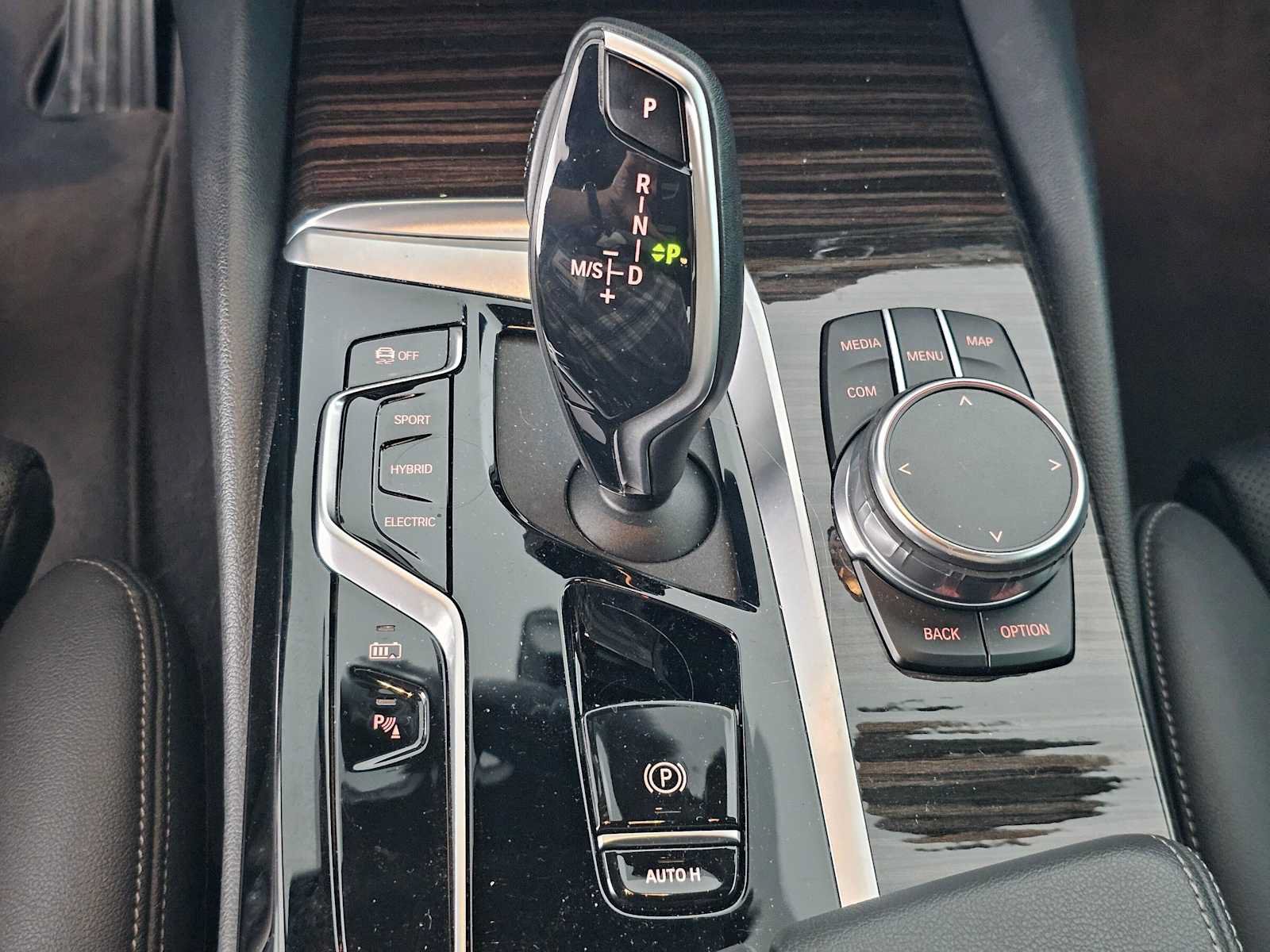 Used 2023 BMW 530e w/ Premium Package RWD image 30