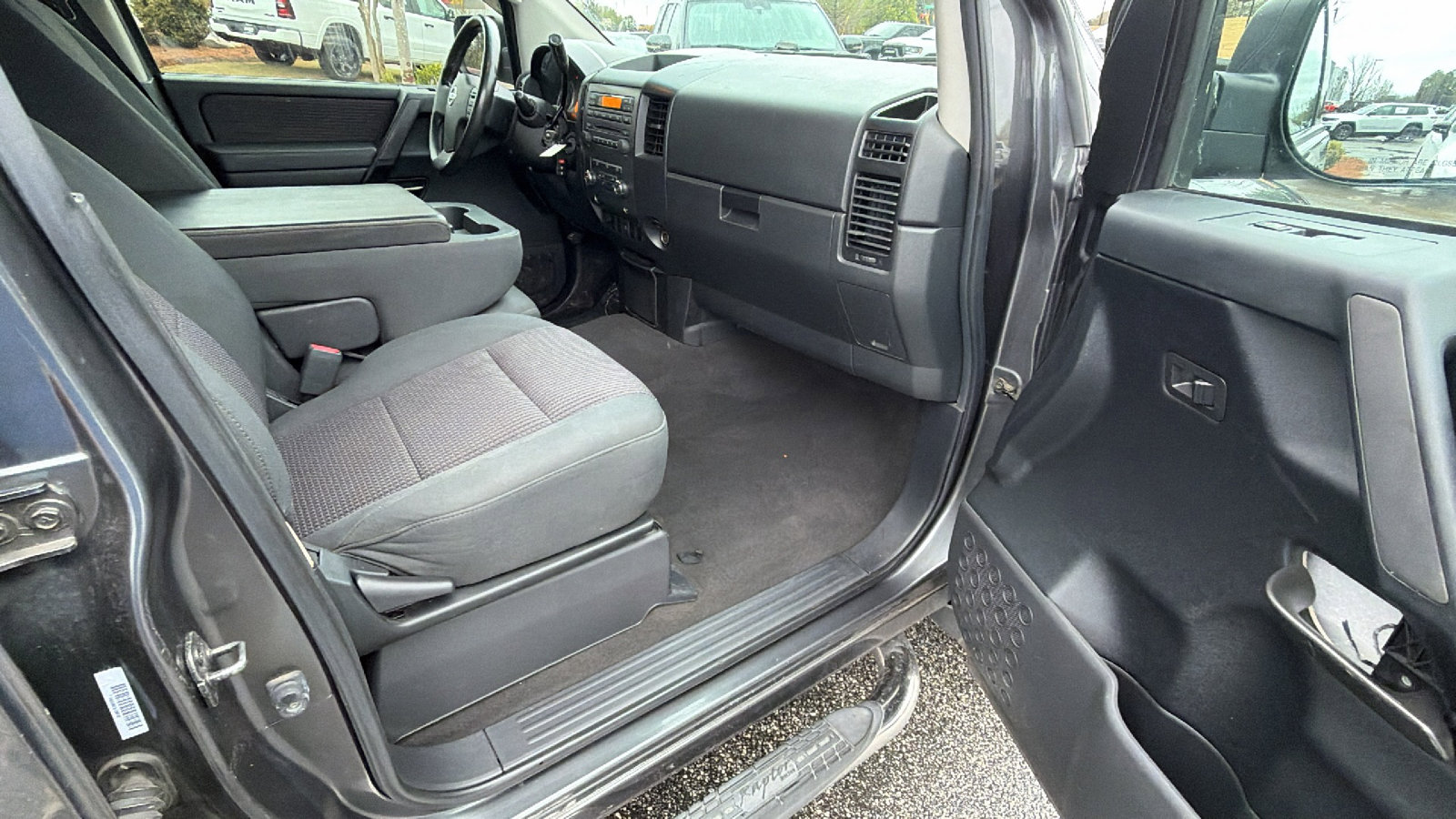 Used 2008 Nissan Titan XE image 19