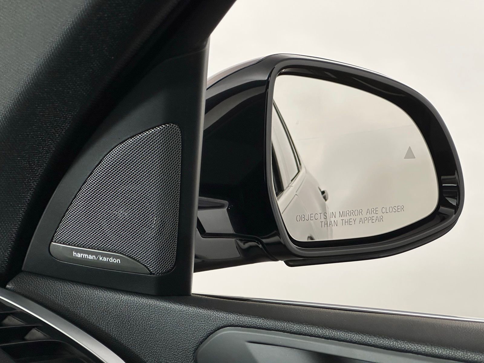 Used 2019 BMW X5 xDrive50i w/ Parking Assistance Package image 26