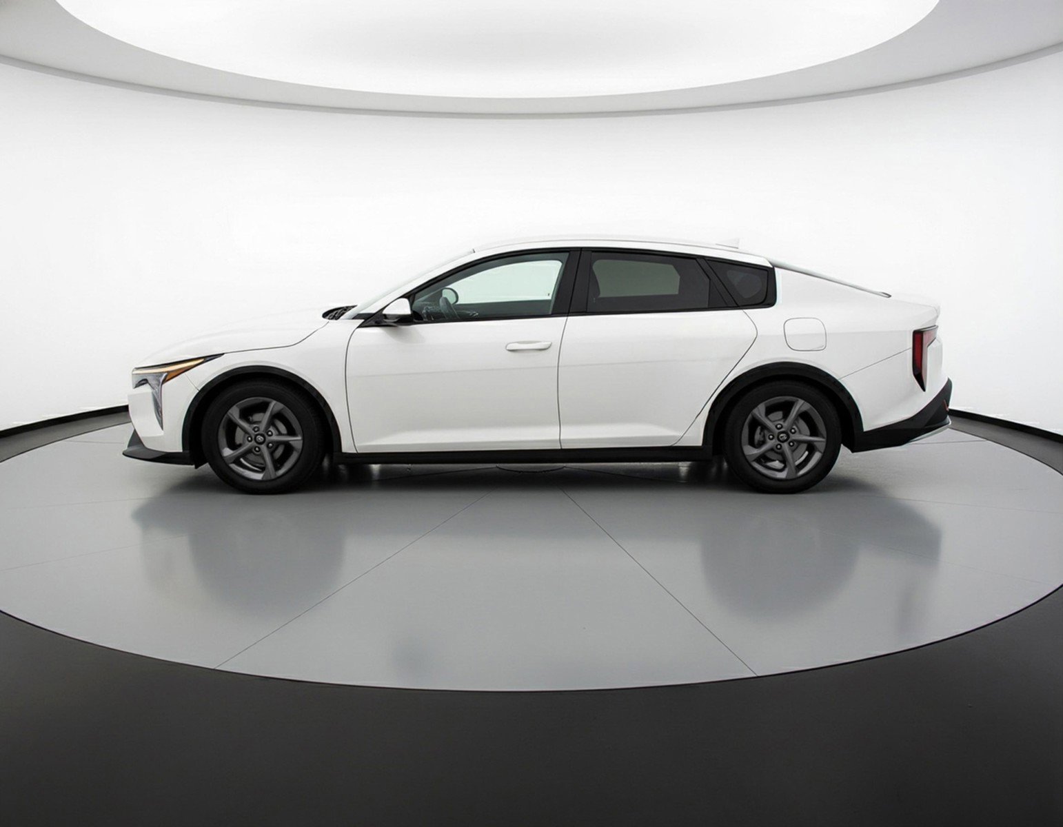 Used 2025 Kia K4 LXS image 5