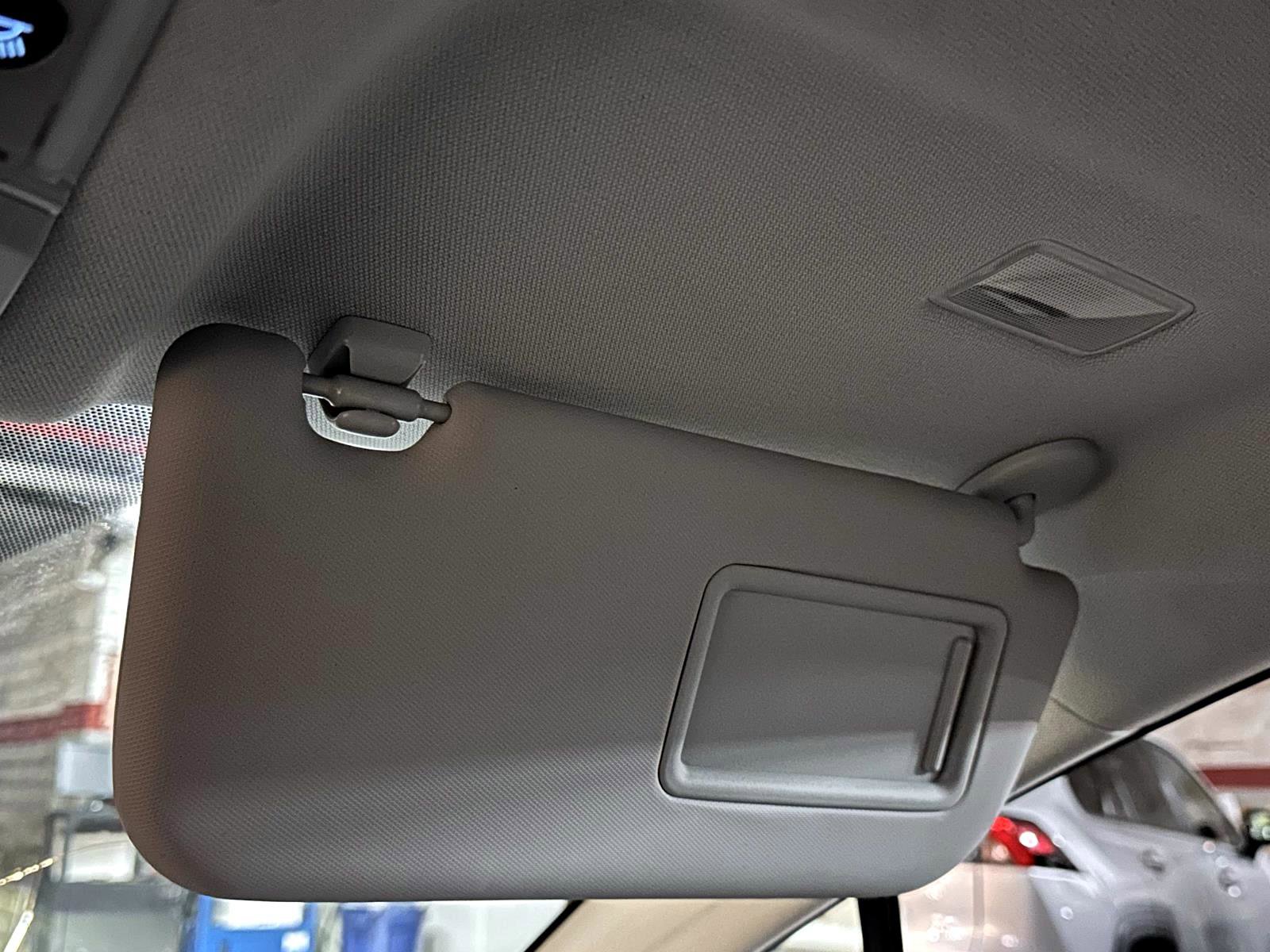 Used 2021 Toyota Prius XLE image 28