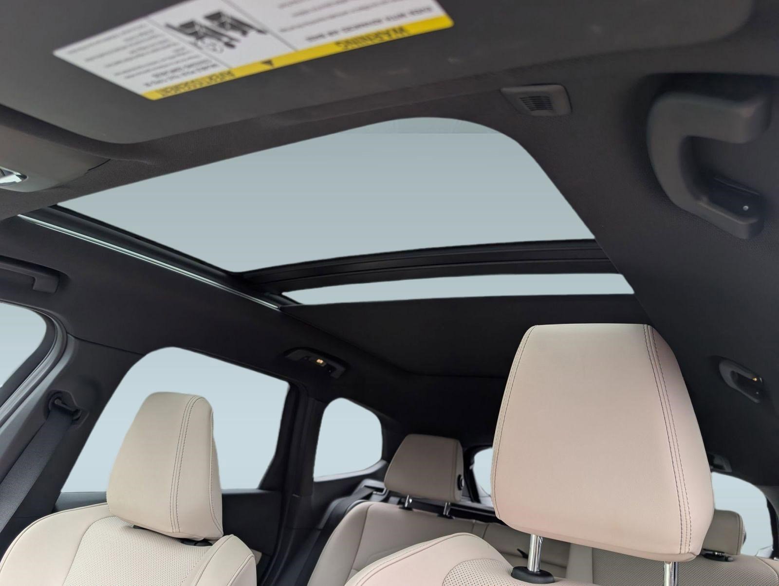 Used 2025 BMW X1 xDrive28i w/ Technology Package image 15