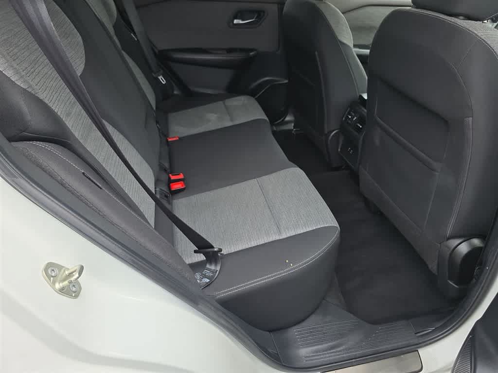 Used 2021 Nissan Rogue SV AWD/4WD image 12