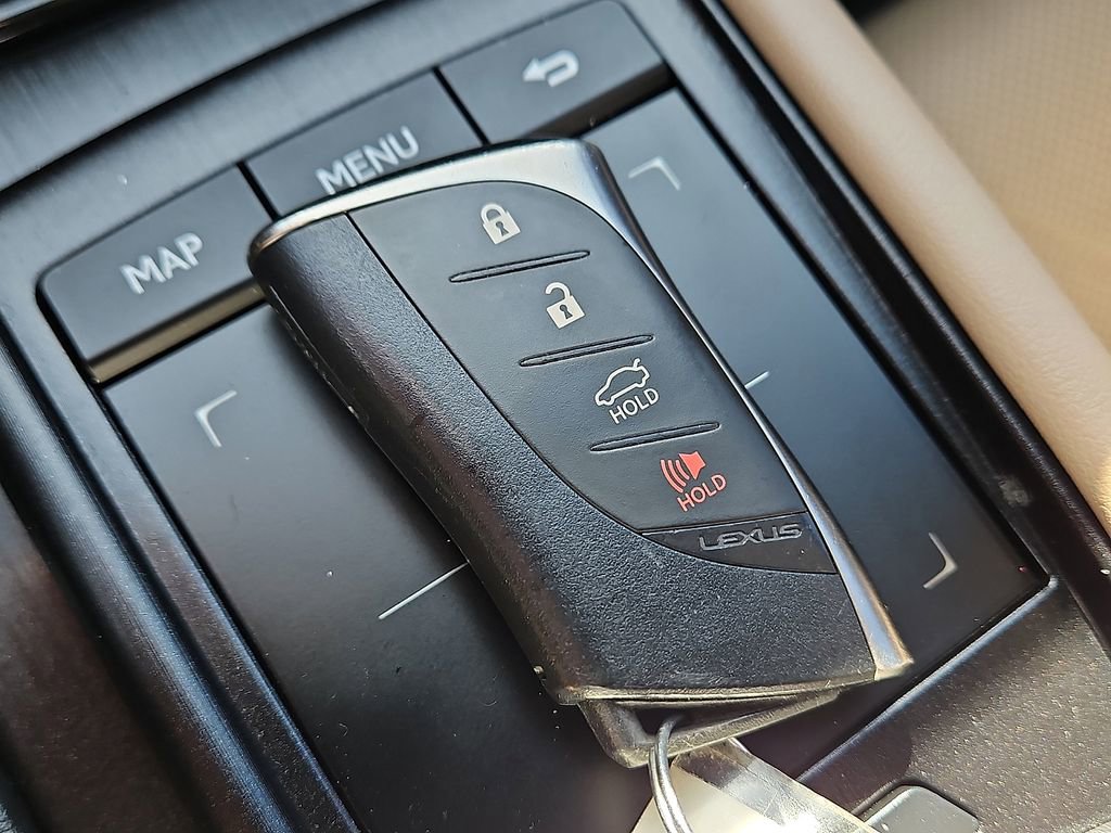 Used 2019 Lexus ES 350 Ultra Luxury w/ Accessory Package image 24