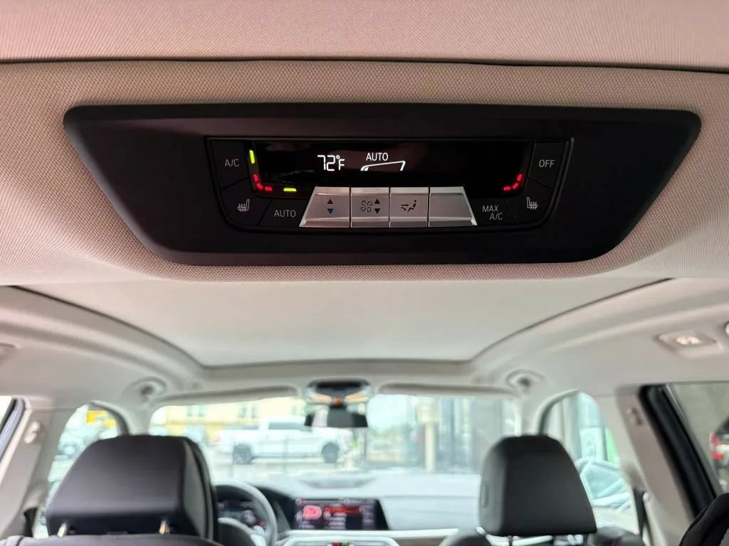 Used 2021 BMW X7 xDrive40i w/ Premium Package AWD/4WD image 19
