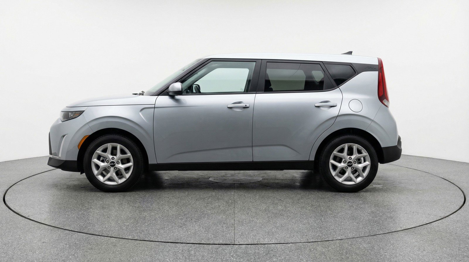 Used 2025 Kia Soul LX w/ LX Technology Package image 5