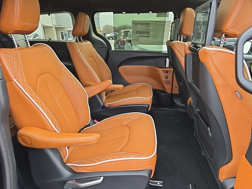 New 2026 Chrysler Pacifica Pinnacle FWD image 52