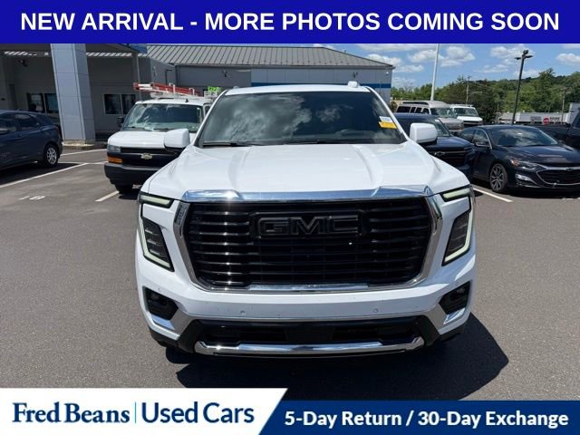 Certified 2025 GMC Yukon Elevation w/ Elevation Premium Package AWD/4WD image 2
