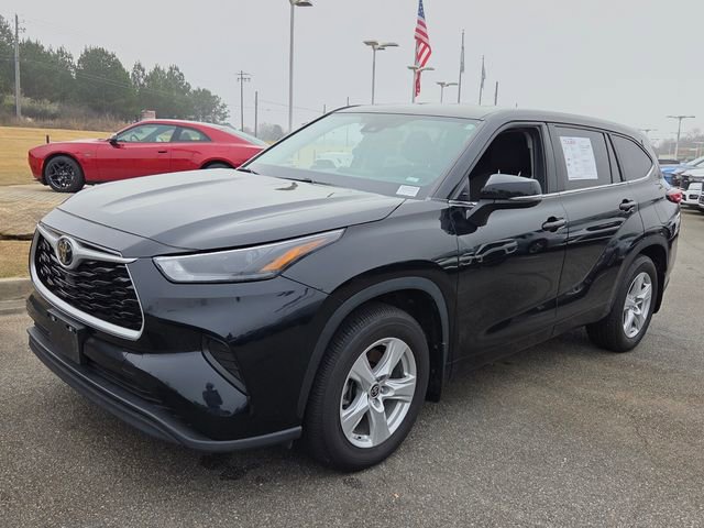 Used 2023 Toyota Highlander L image 3