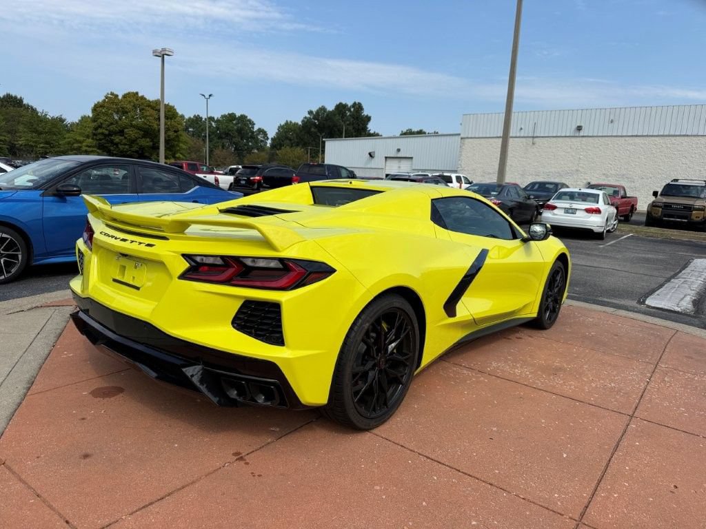 Used 2024 Chevrolet Corvette Stingray Premium Conv w/ Z51 Performance Package RWD image 7