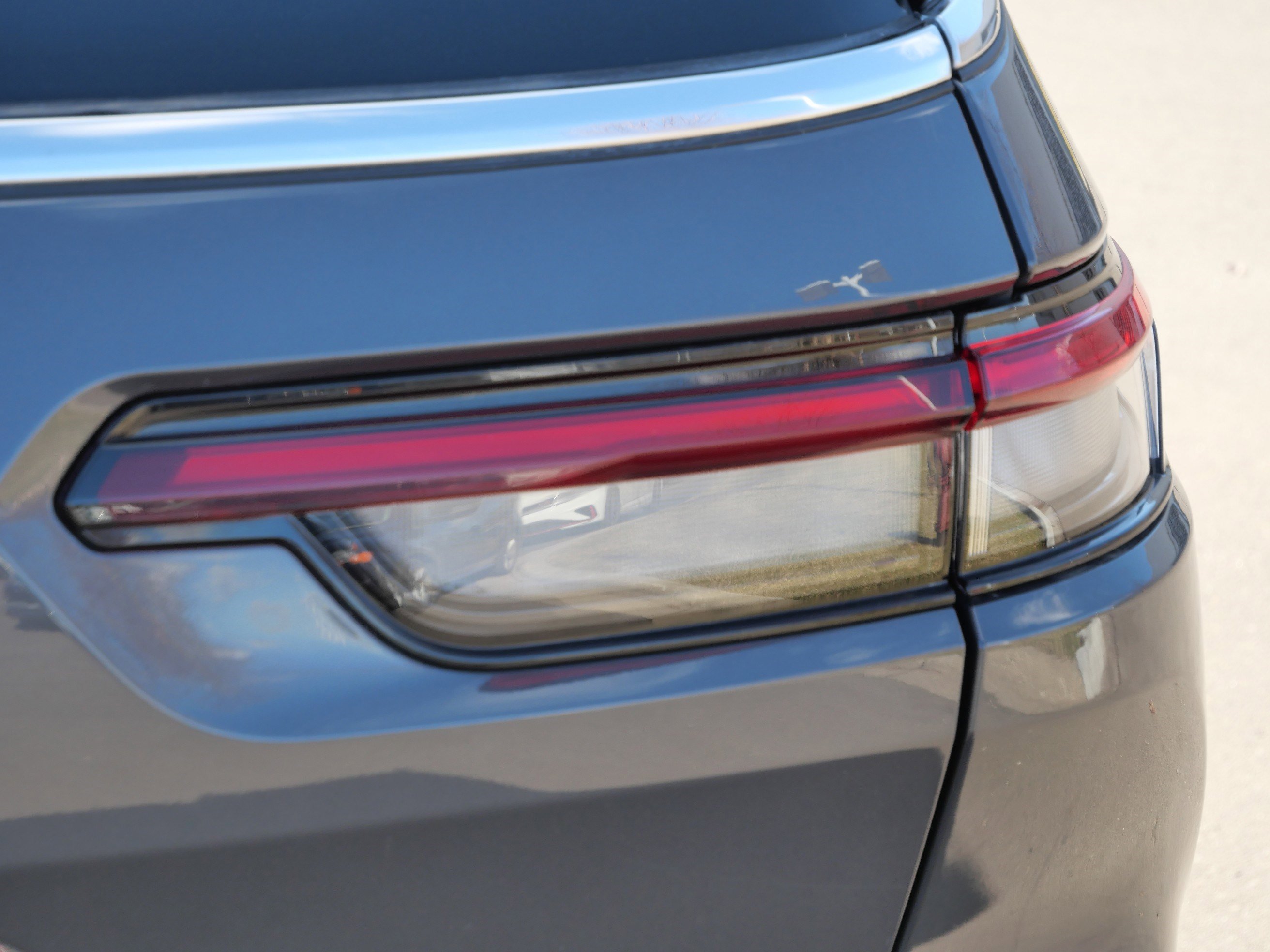 Used 2024 Jeep Grand Cherokee L Limited w/ Luxury Tech Group II image 17