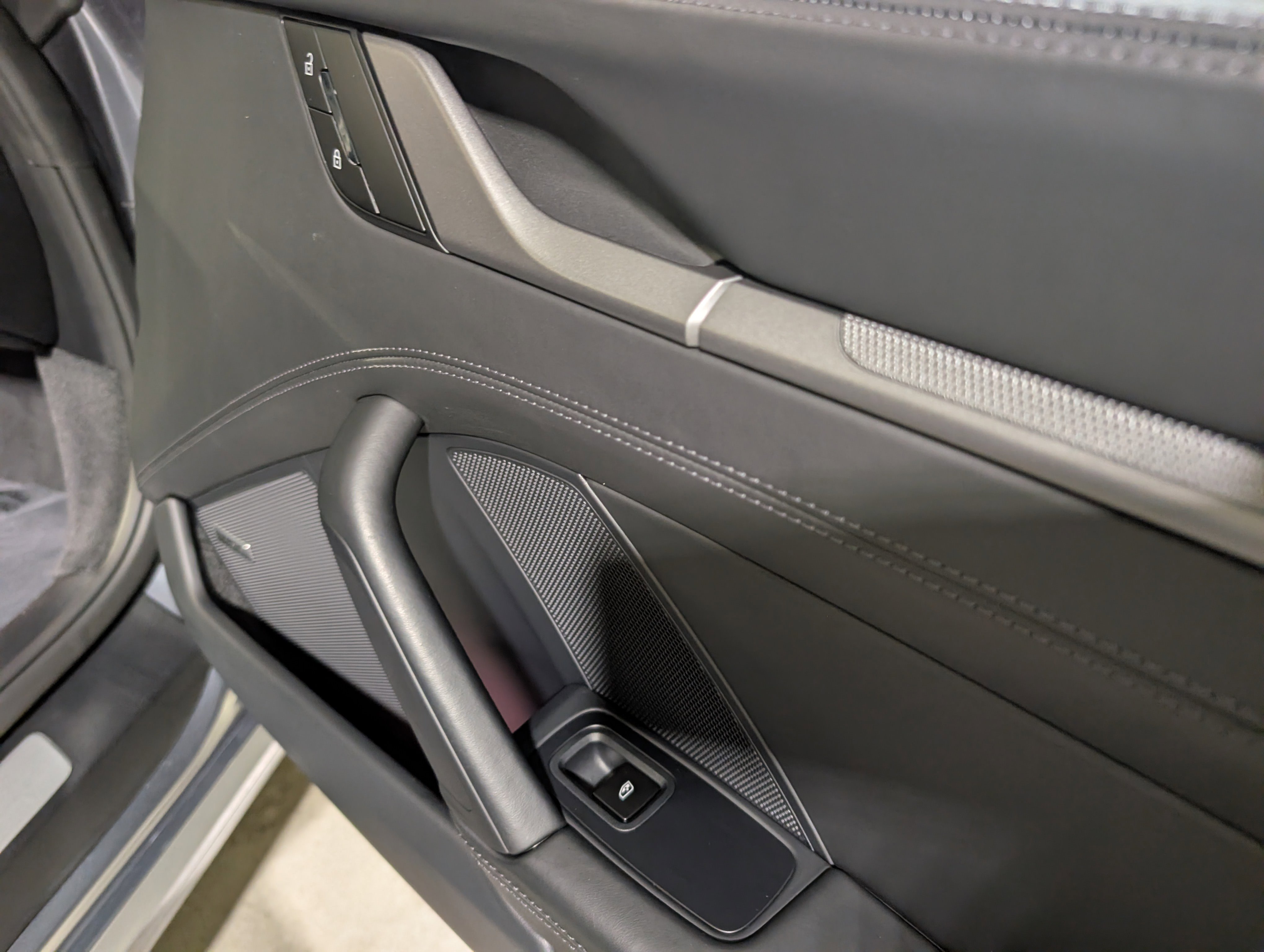 Certified 2025 Porsche 911 Carrera image 30