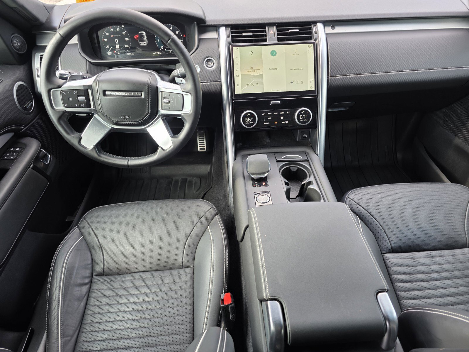 Used 2022 Land Rover Discovery HSE R-Dynamic AWD/4WD image 4