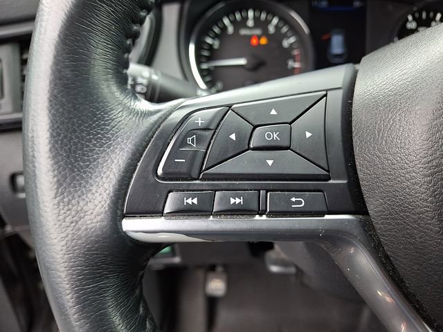 Used 2018 Nissan Rogue SV image 24