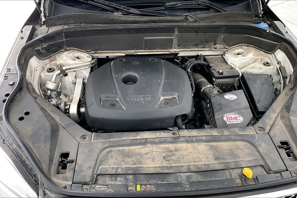 Used 2022 Volvo XC90 T5 Momentum w/ Advanced Package image 12