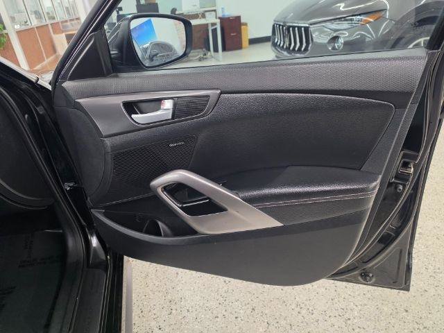 Used 2016 Hyundai Veloster Turbo FWD image 28