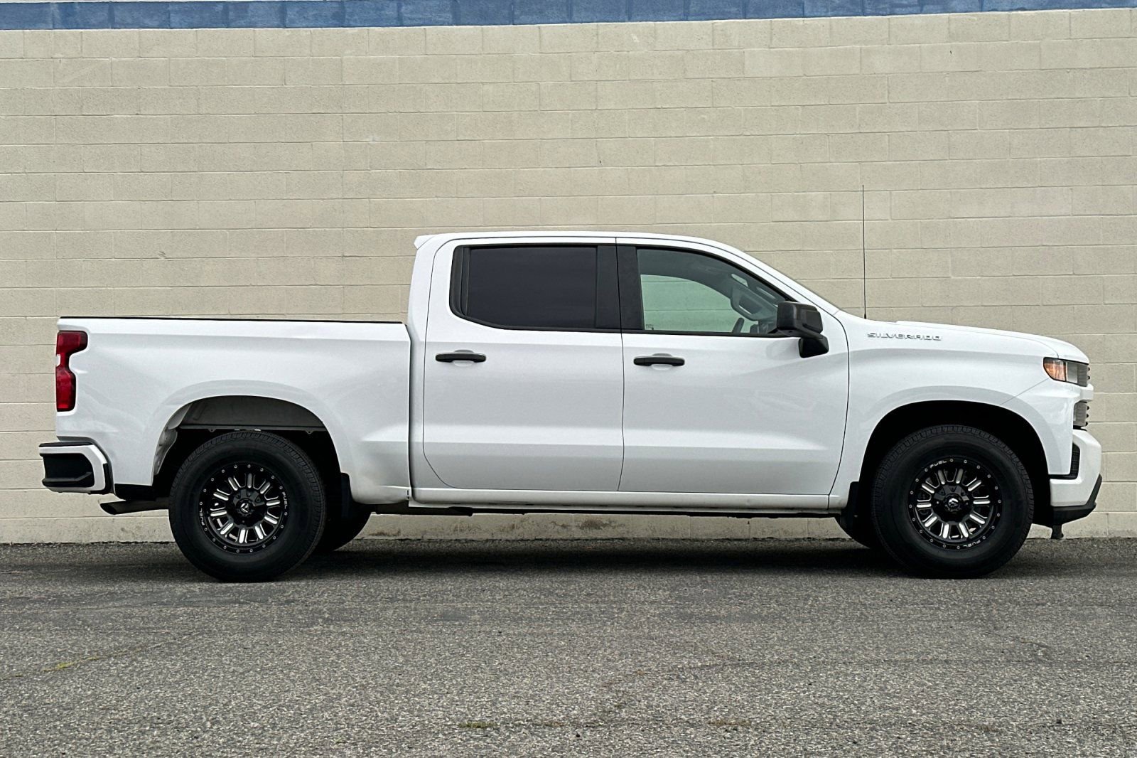 Used 2020 Chevrolet Silverado 1500 Custom w/ Custom Value Package image 3