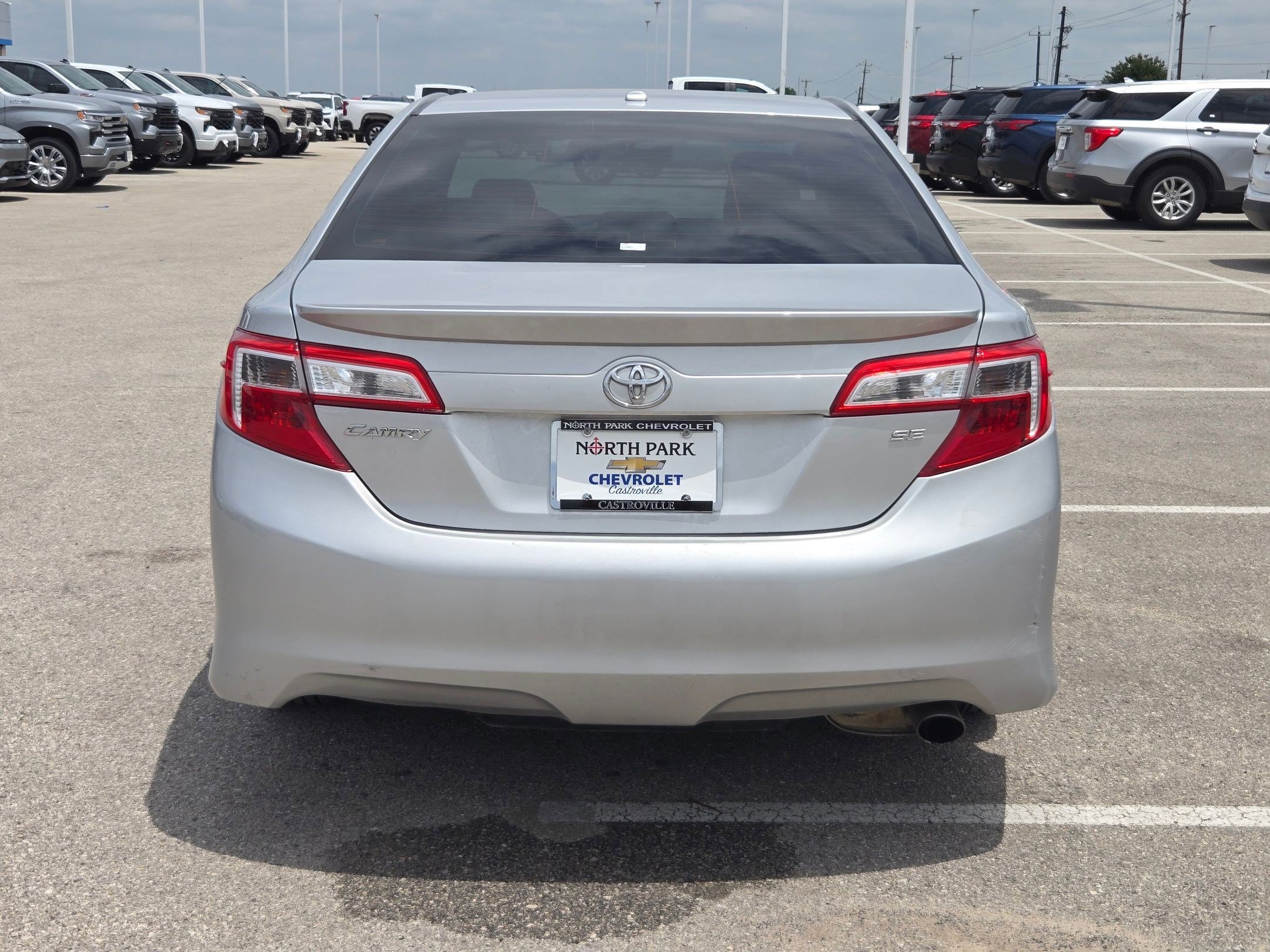 Used 2012 Toyota Camry SE FWD image 4