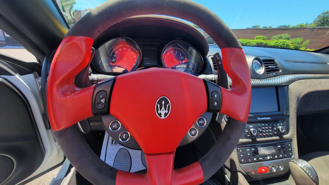 Used 2015 Maserati GranTurismo Sport RWD image 21