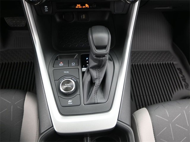 Used 2025 Toyota RAV4 XLE image 7