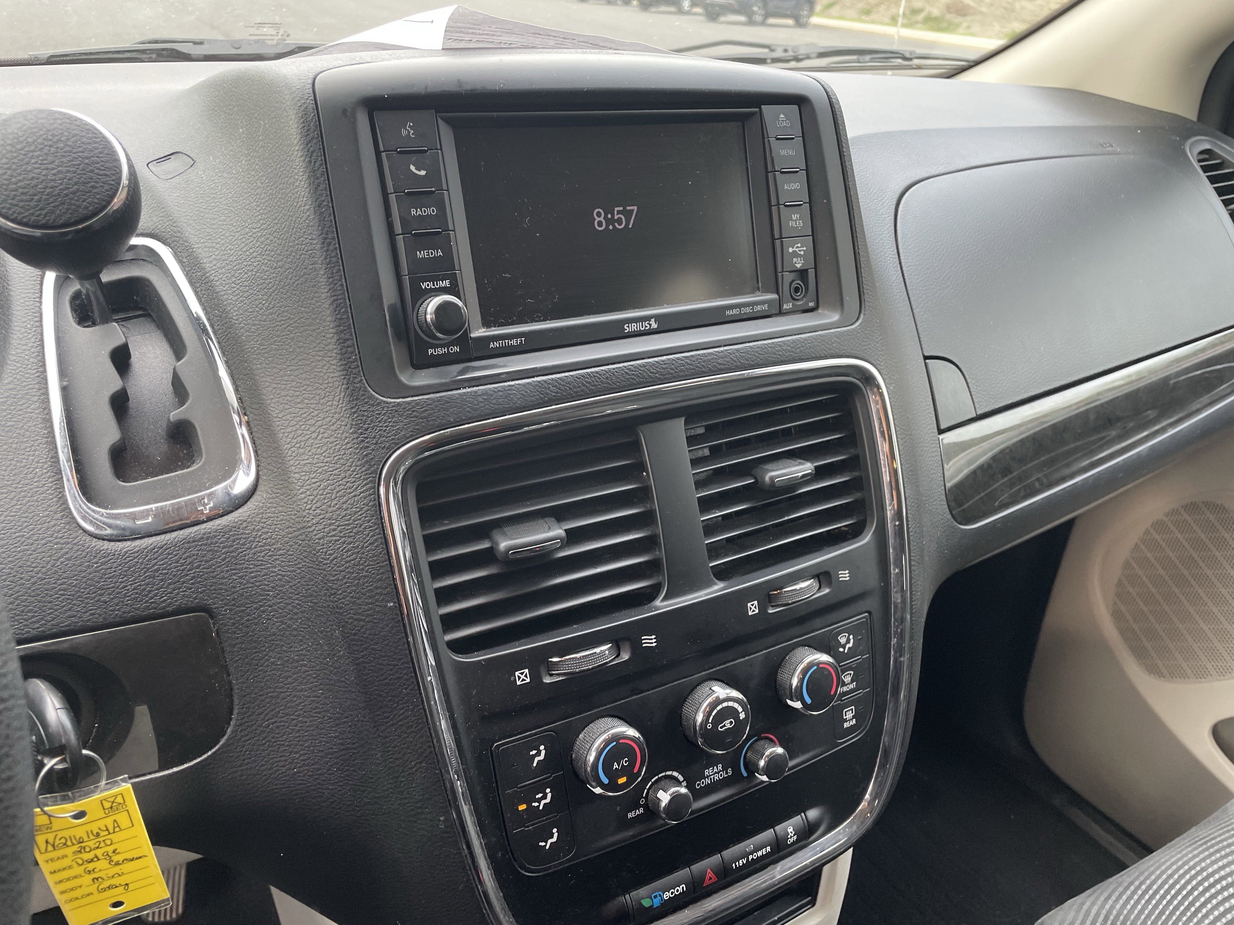 Used 2020 Dodge Grand Caravan SE FWD image 12