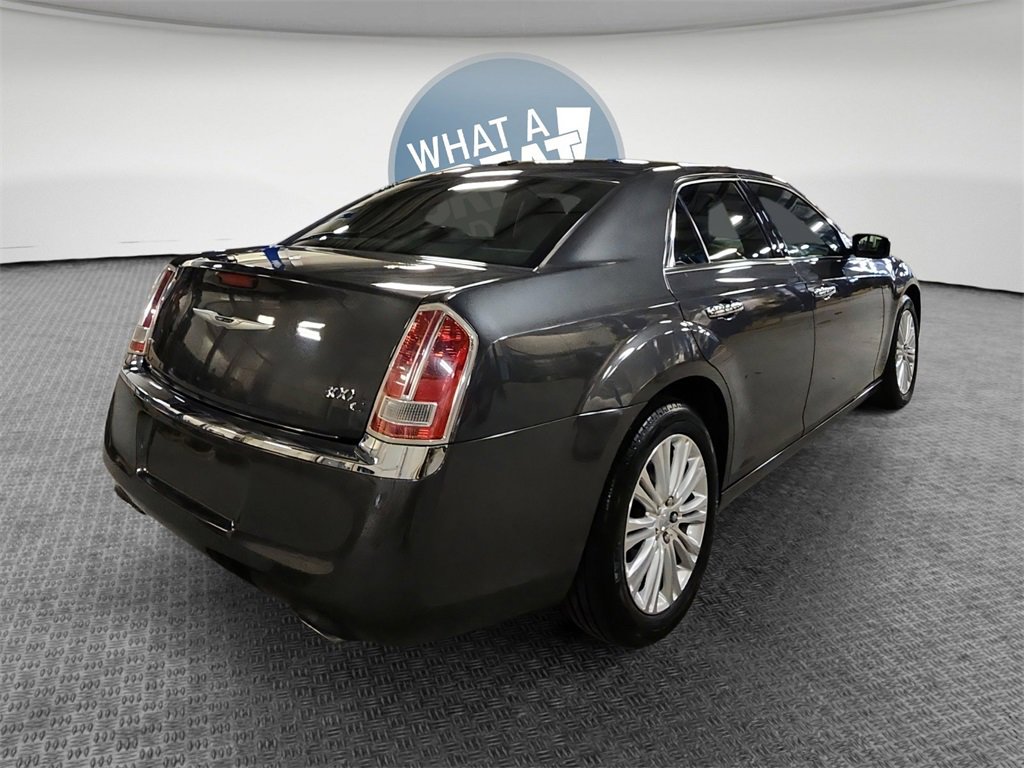 Used 2013 Chrysler 300 C image 3