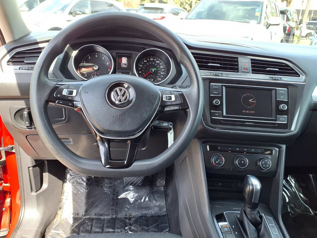 Used 2018 Volkswagen Tiguan S FWD image 9