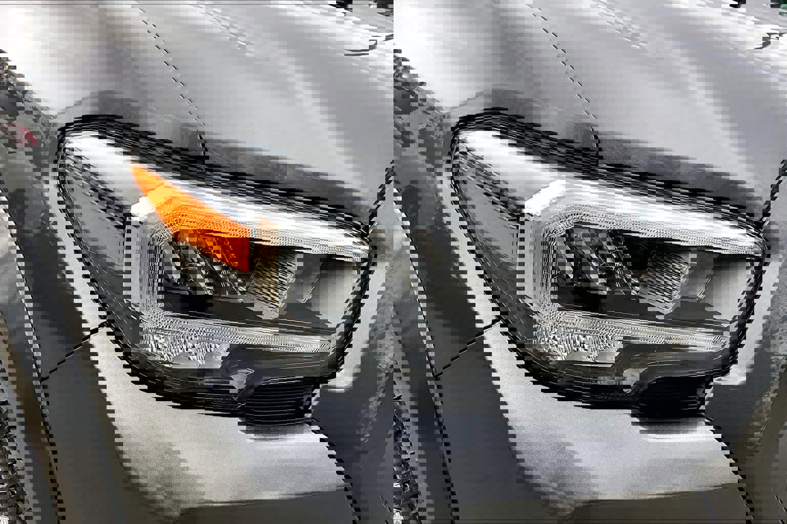 Used 2021 Toyota Tacoma TRD Sport w/ Technology Package image 25