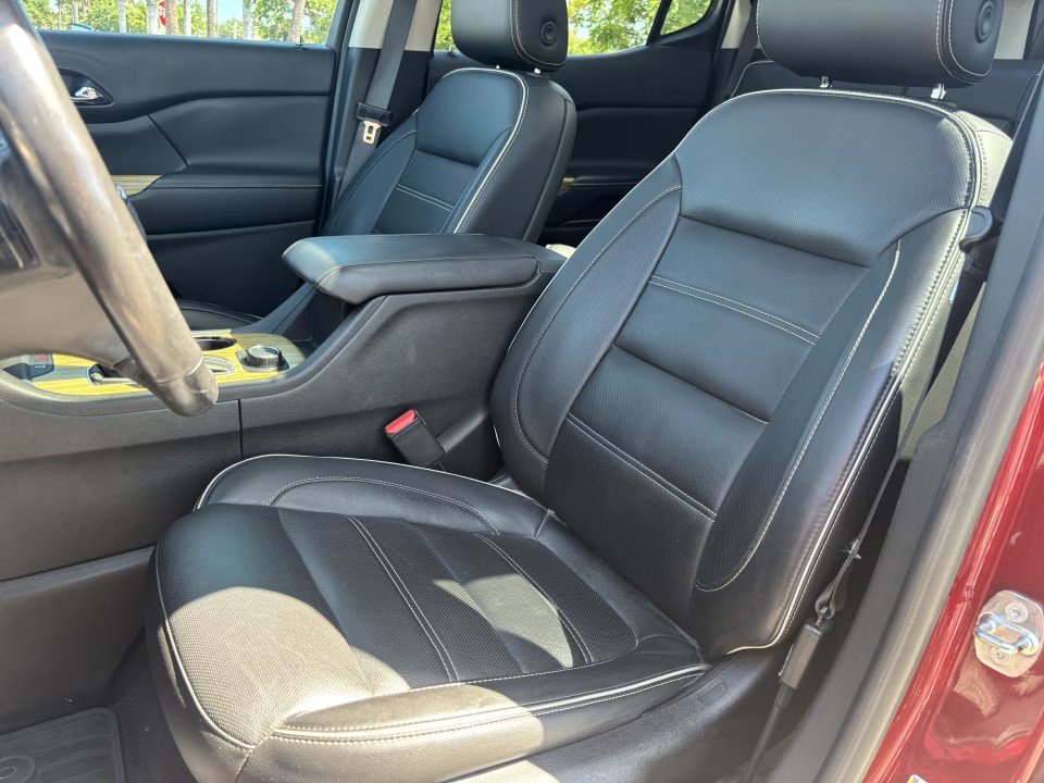 Used 2018 GMC Acadia Denali w/ Technology Package FWD image 13