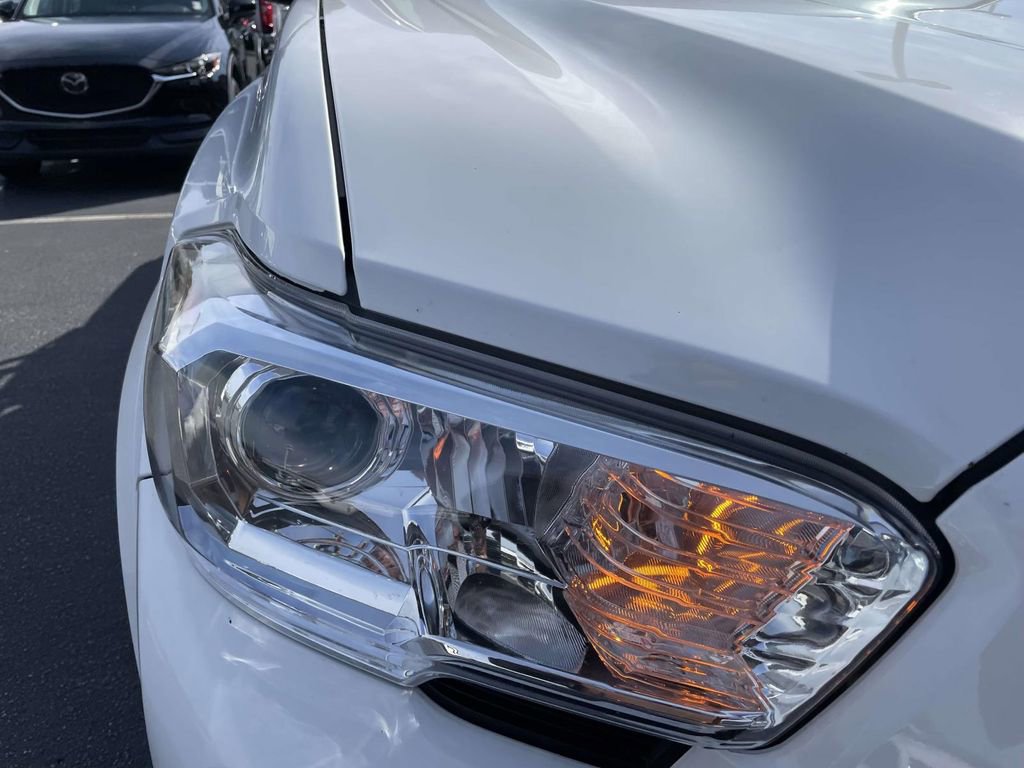 Used 2022 Toyota Tacoma SR5 image 11