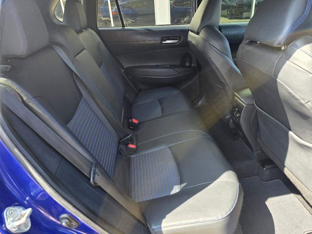 Used 2023 Toyota Corolla Cross AWD Hybrid w/ Convenience Package image 23