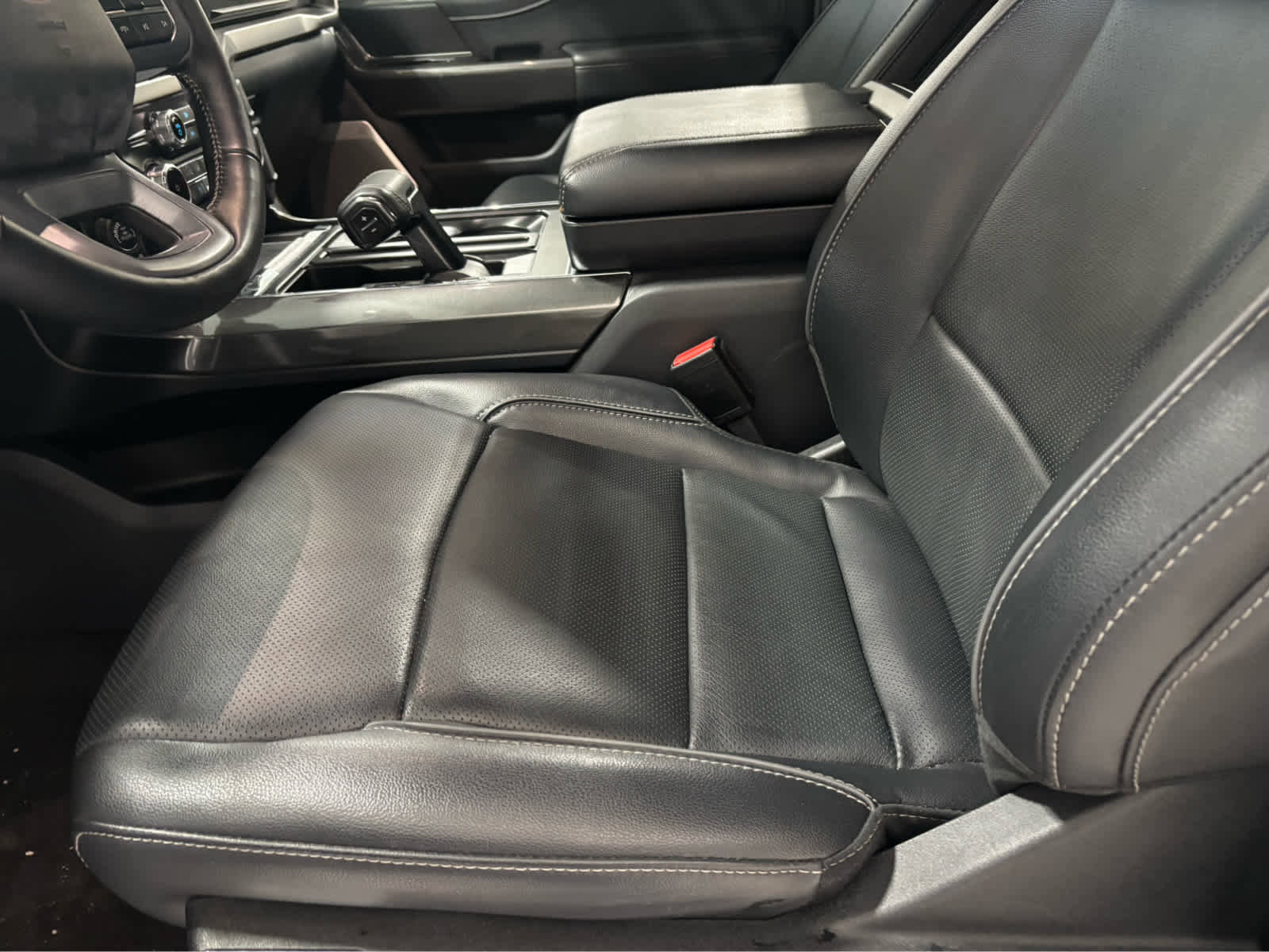 Used 2023 Ford F150 Lariat w/ Equipment Group 502A High image 30